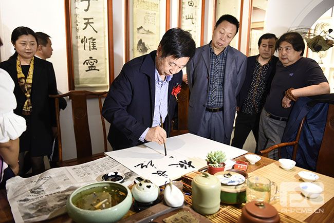 畫家高景林為大雅堂題字